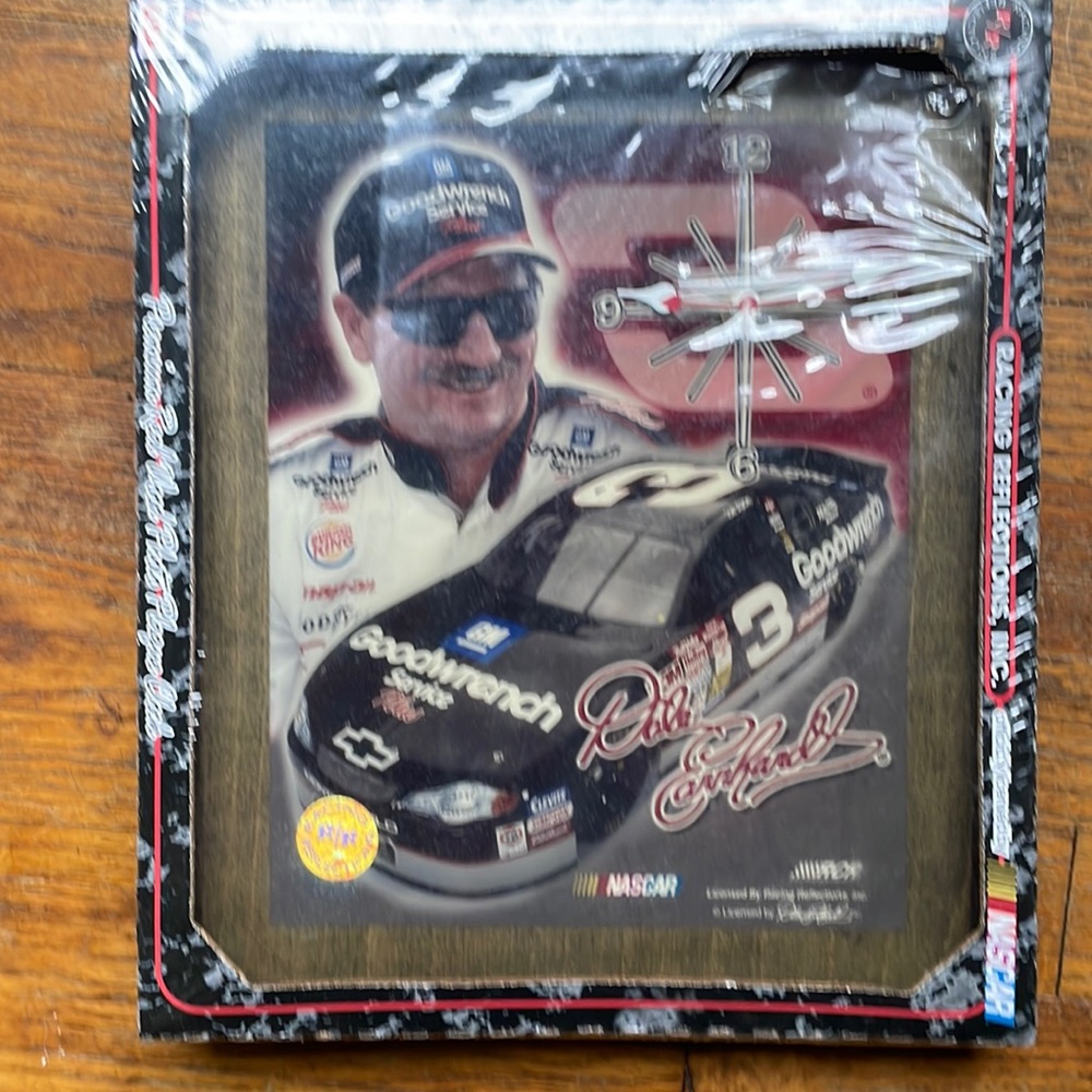 Vintage NASCAR Racing Dale Earnhardt Goodwrench GM Wood Wall Clock Plaque 12"